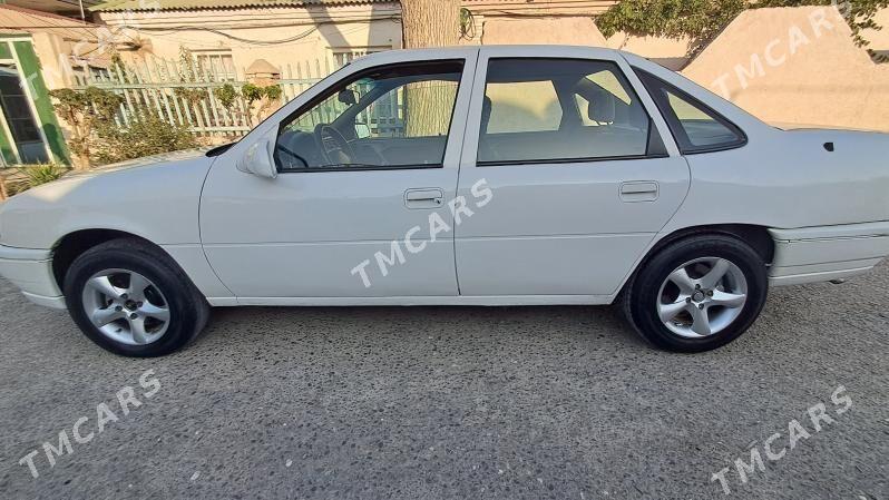 Opel Vectra 1991 - 40 000 TMT - Hitrowka - img 3