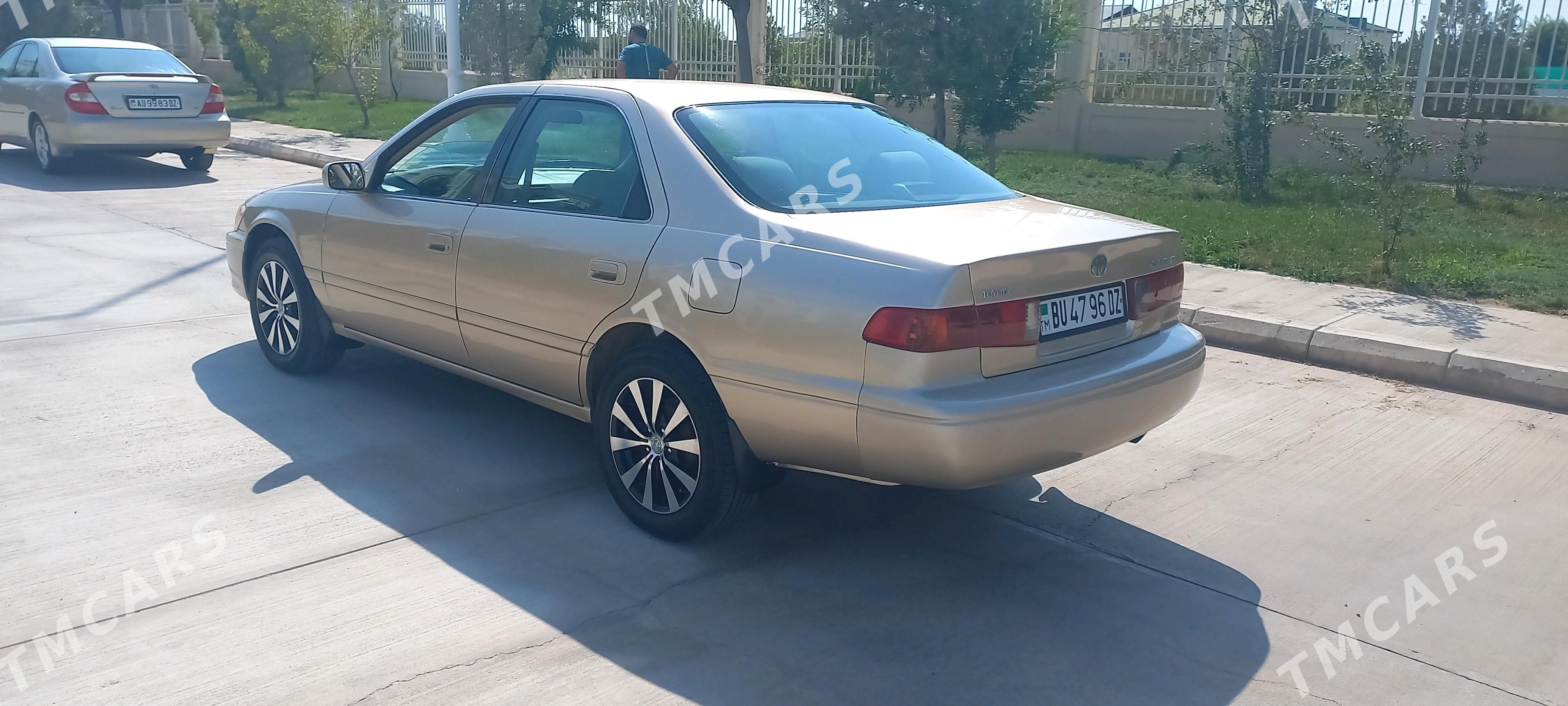 Toyota Camry 2000 - 132 000 TMT - Дашогуз - img 4