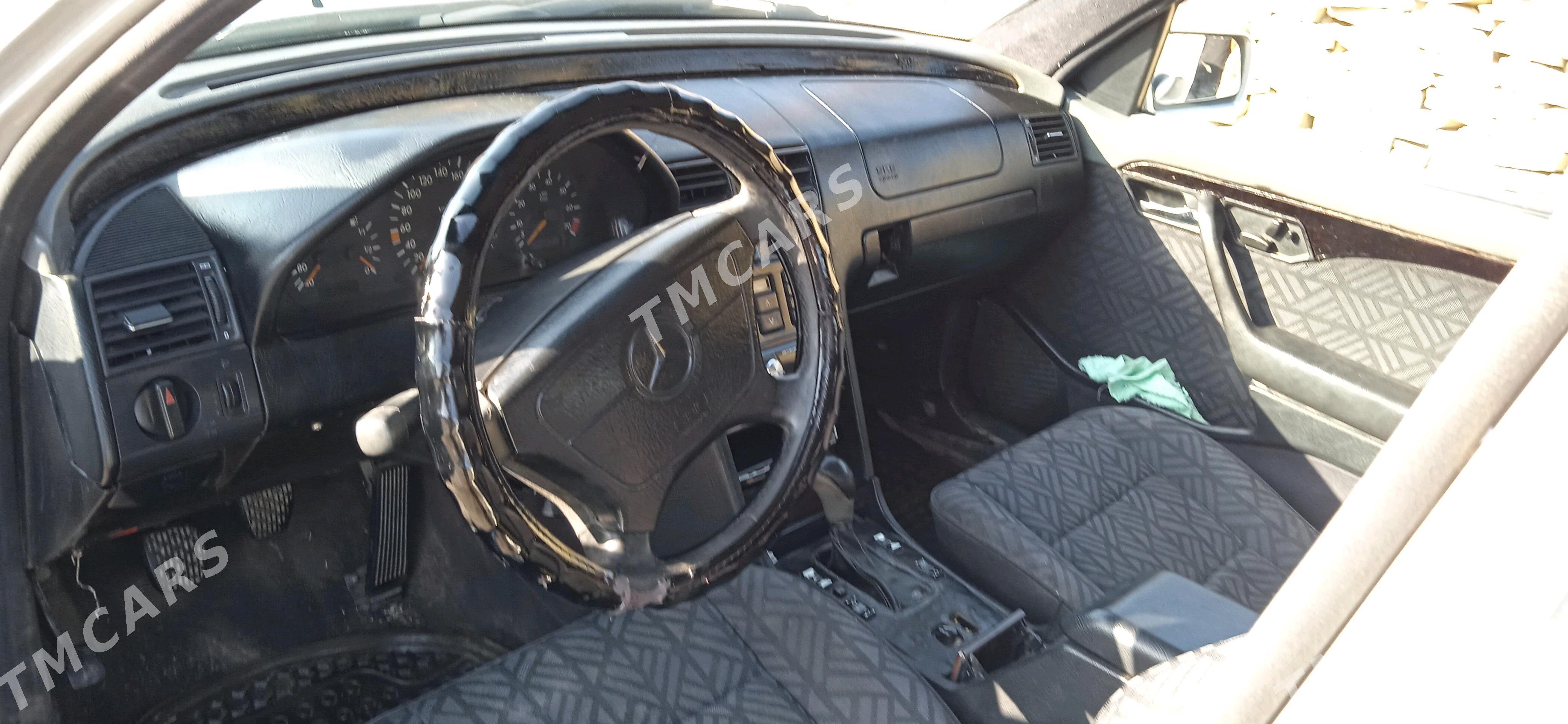 Mercedes-Benz C280 1997 - 32 000 TMT - Бахарден - img 5
