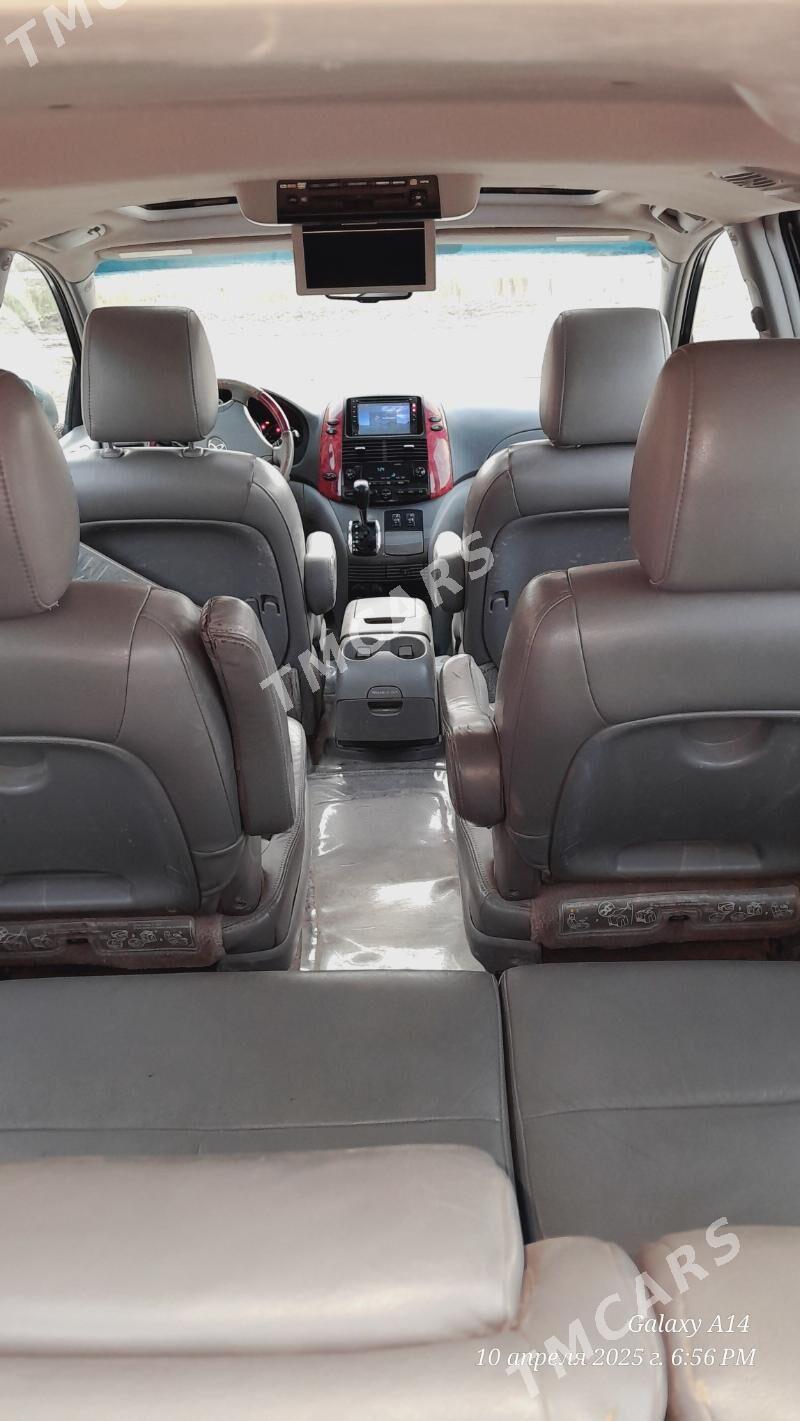 Toyota Sienna 2008 - 240 000 TMT - етр. Туркменбаши - img 2