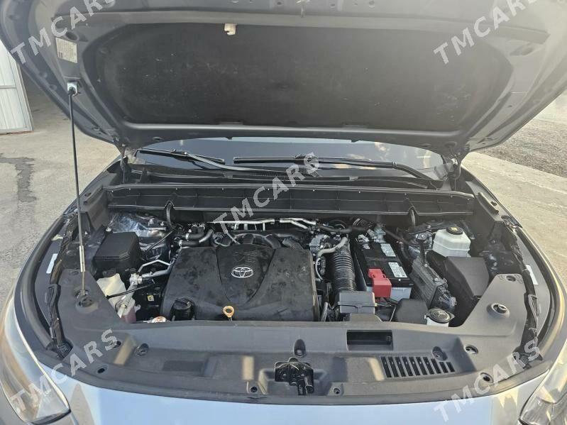 Toyota Highlander 2021 - 520 000 TMT - Дянев - img 3