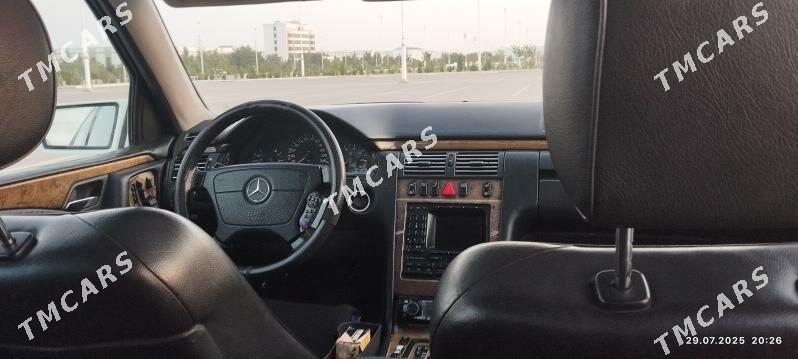 Mercedes-Benz E320 1999 - 85 000 TMT - Балканабат - img 4