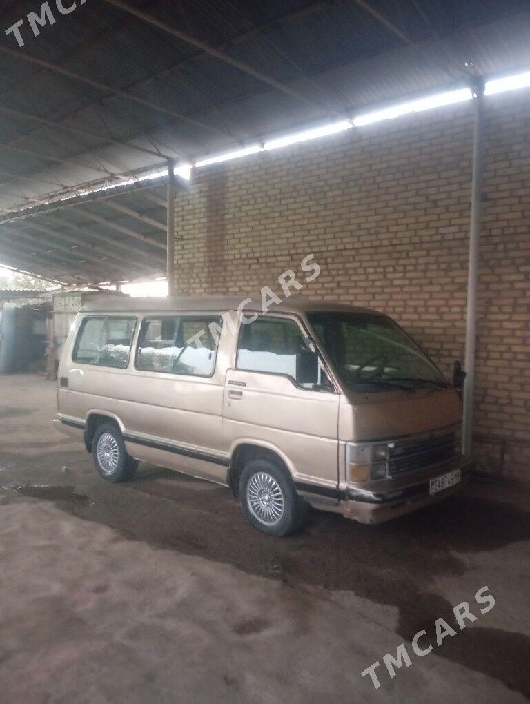 Toyota Hiace 1990 - 19 000 TMT - Мары - img 1