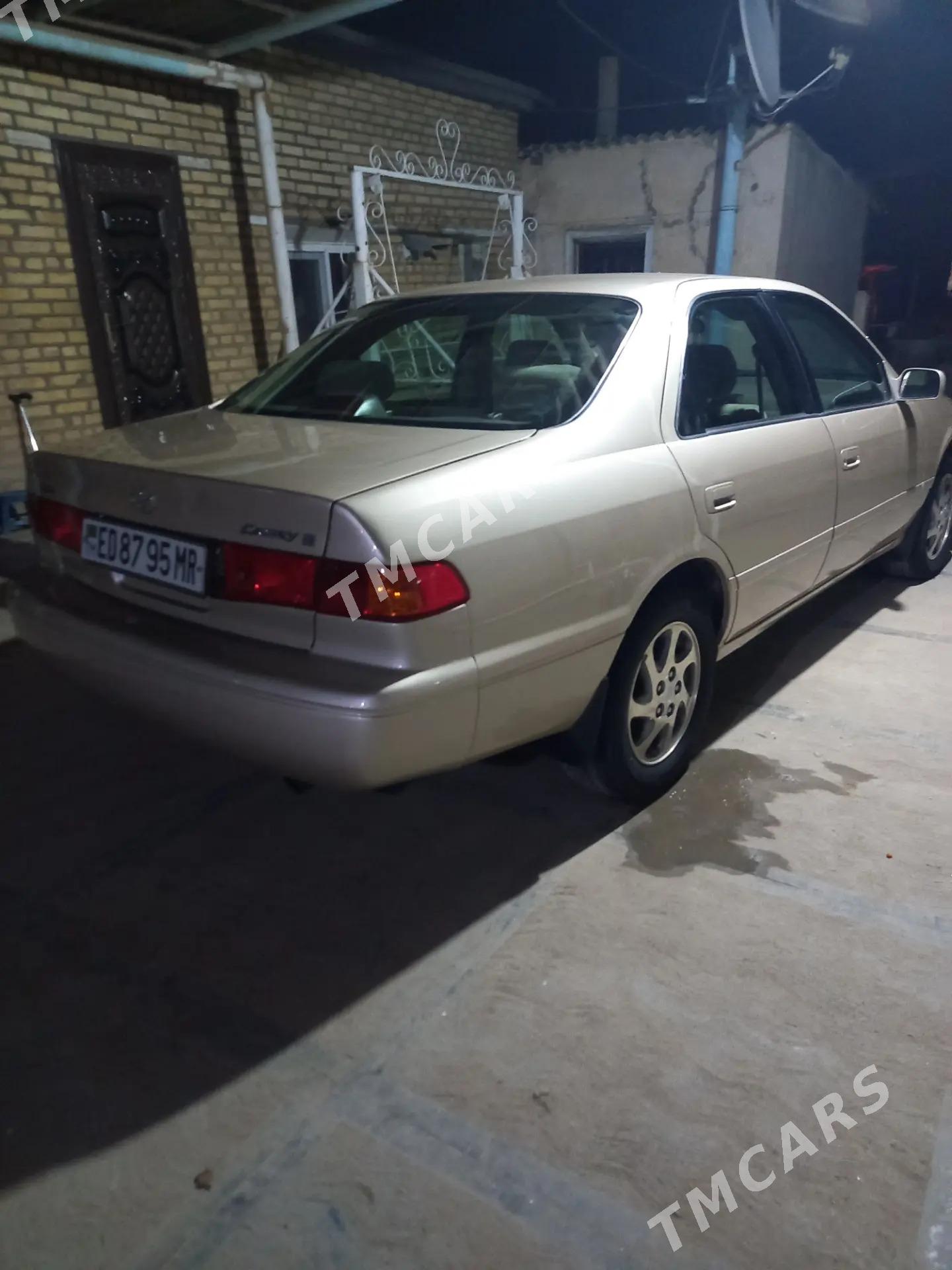 Toyota Camry 2000 - 132 000 TMT - Мары - img 2
