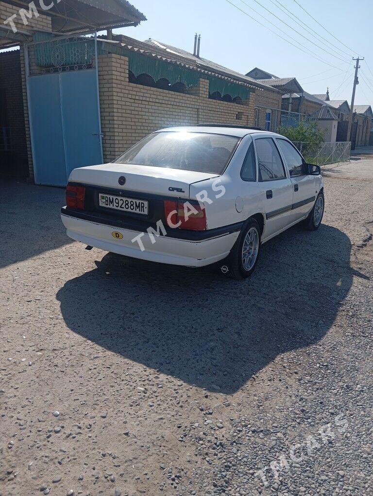 Opel Vectra 1992 - 25 000 TMT - Mary - img 9