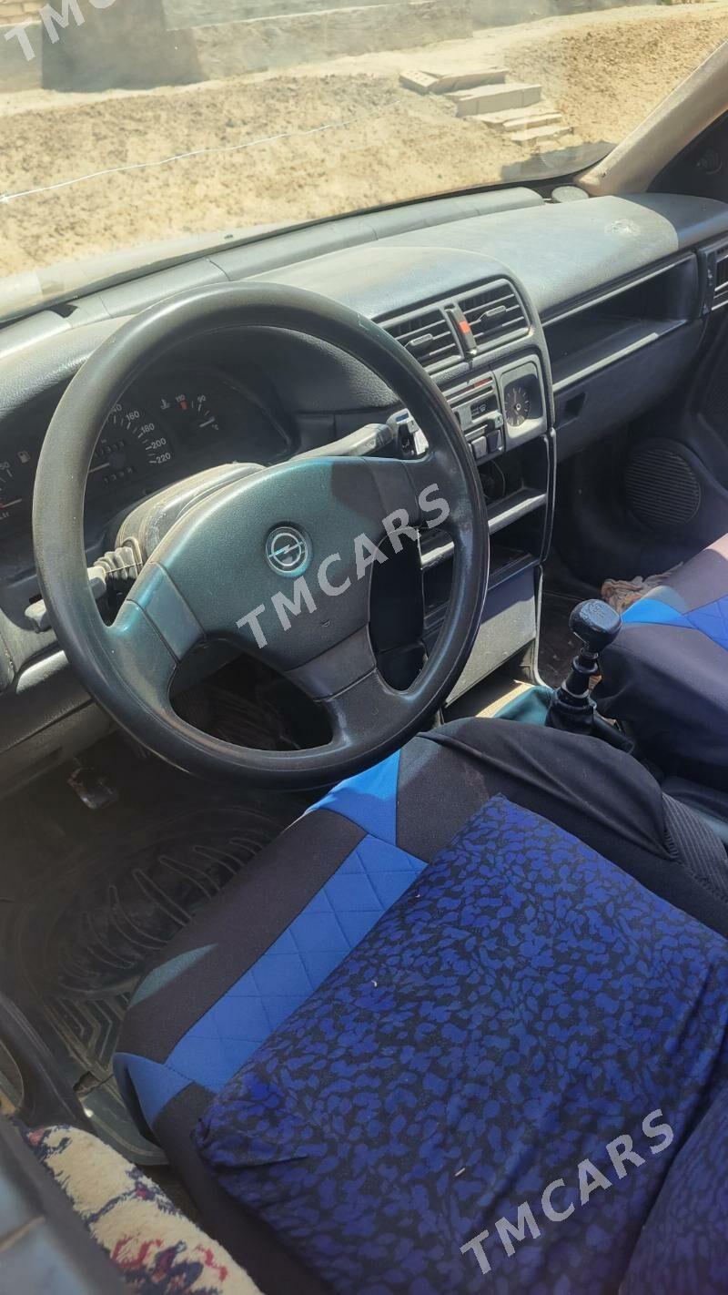Opel Vectra 1989 - 20 000 TMT - Mary - img 2