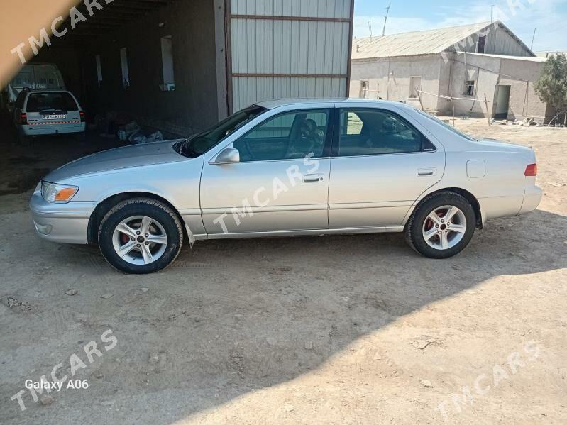 Toyota Camry 1998 - 100 000 TMT - Köneürgenç - img 3