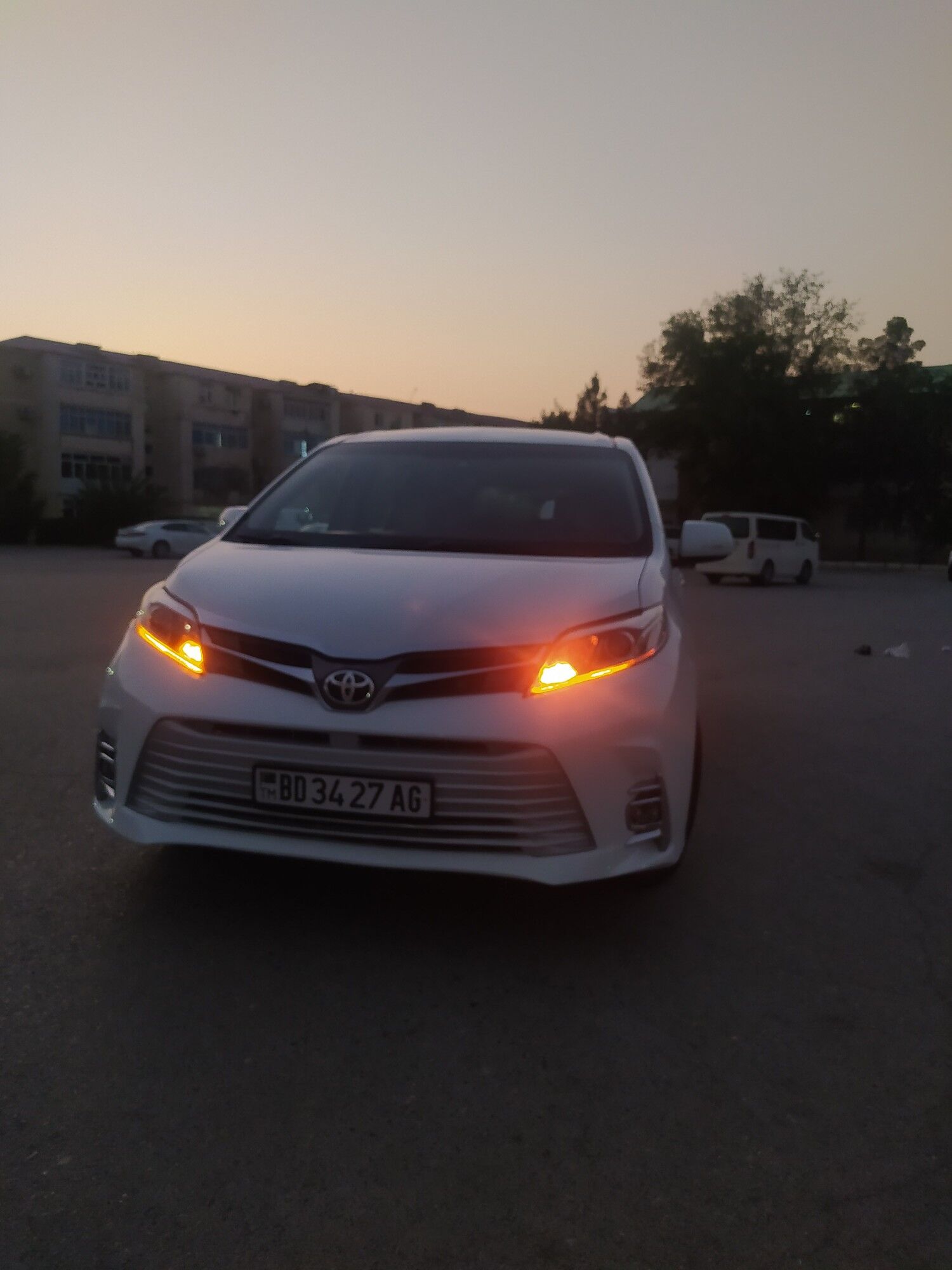 Toyota Sienna 2017 - 410 000 TMT - 10 мкр - img 4