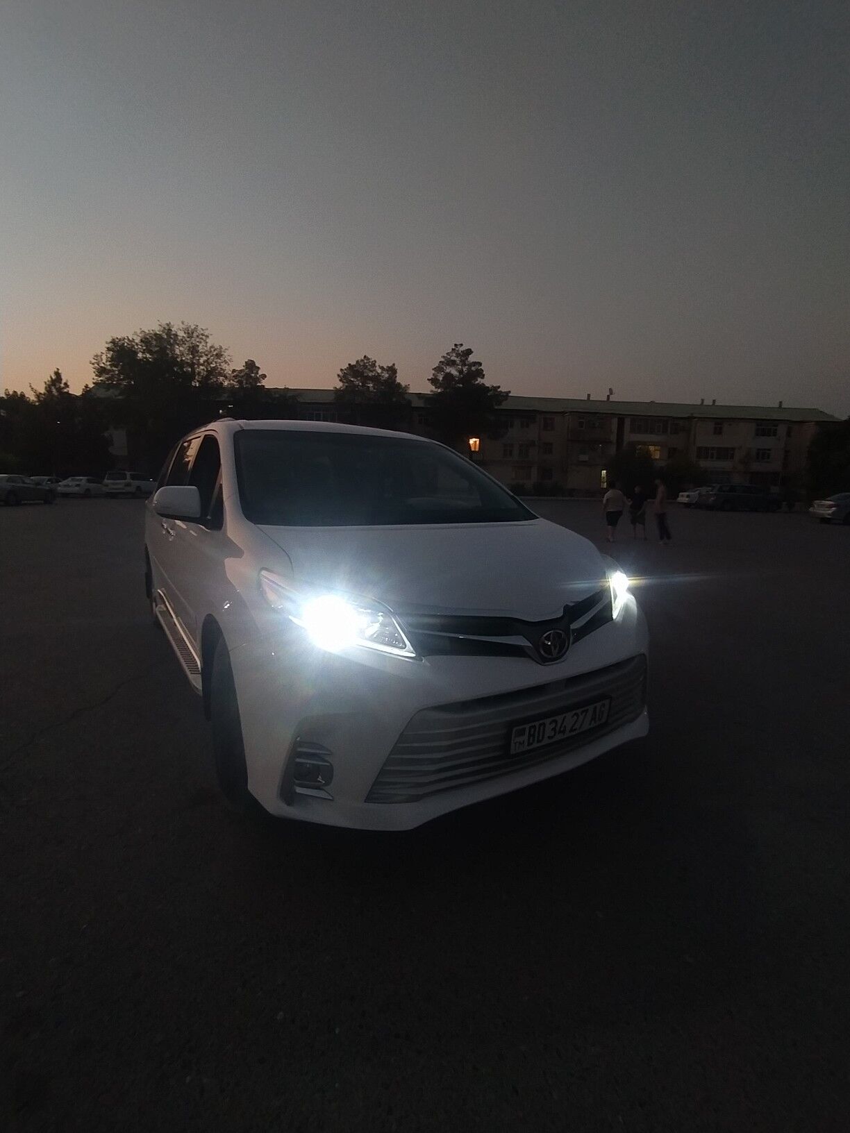 Toyota Sienna 2017 - 410 000 TMT - 10 мкр - img 6