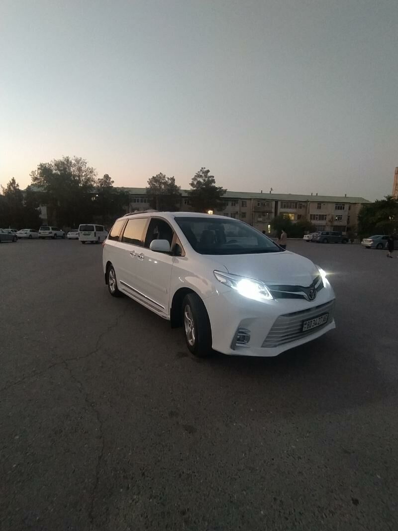 Toyota Sienna 2017 - 410 000 TMT - 10 мкр - img 5