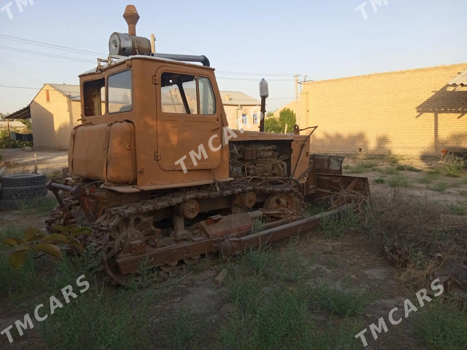 MTZ 82 2010 - 50 000 TMT - Garabekewül - img 4
