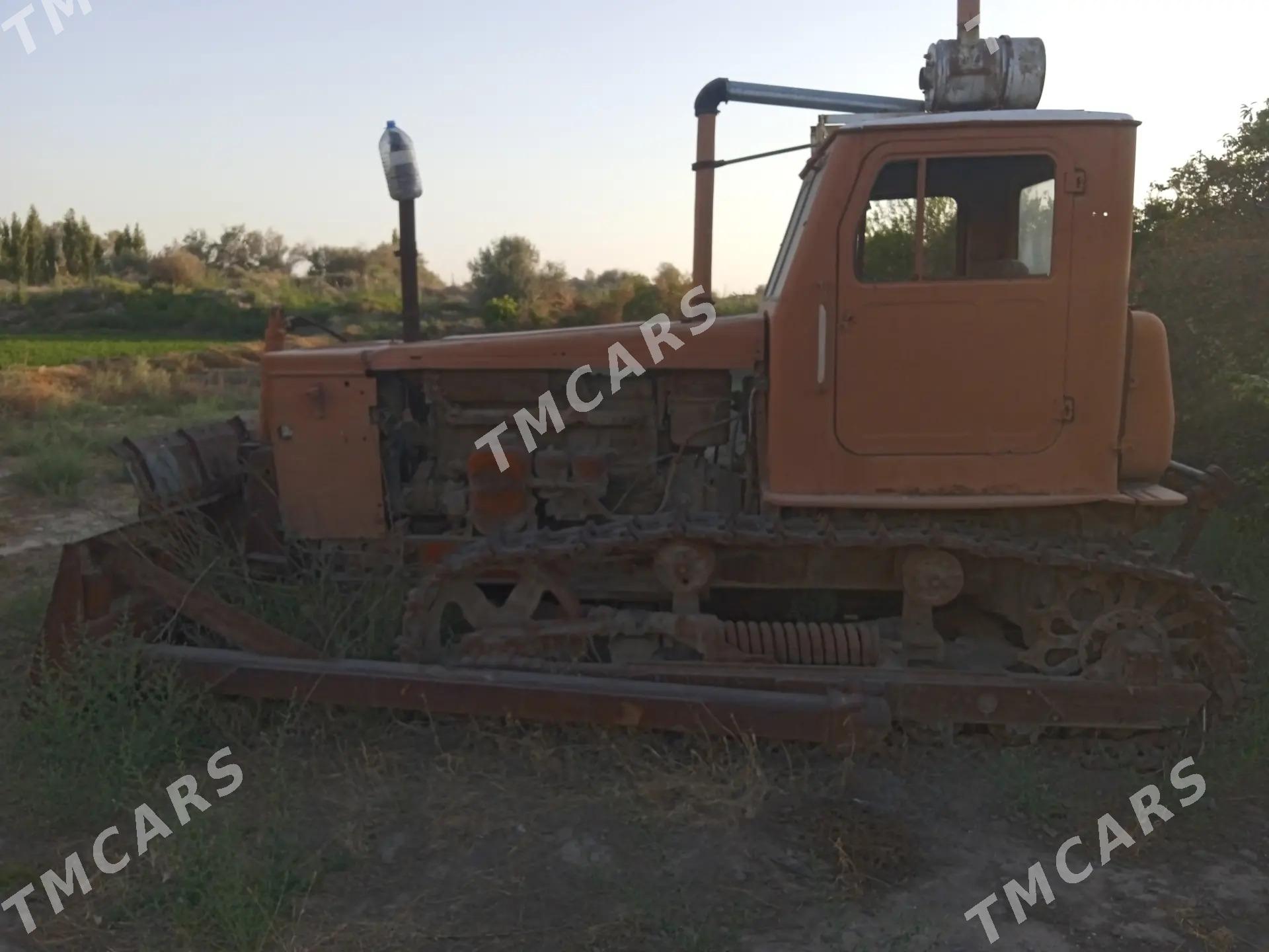 MTZ 82 2010 - 50 000 TMT - Garabekewül - img 2