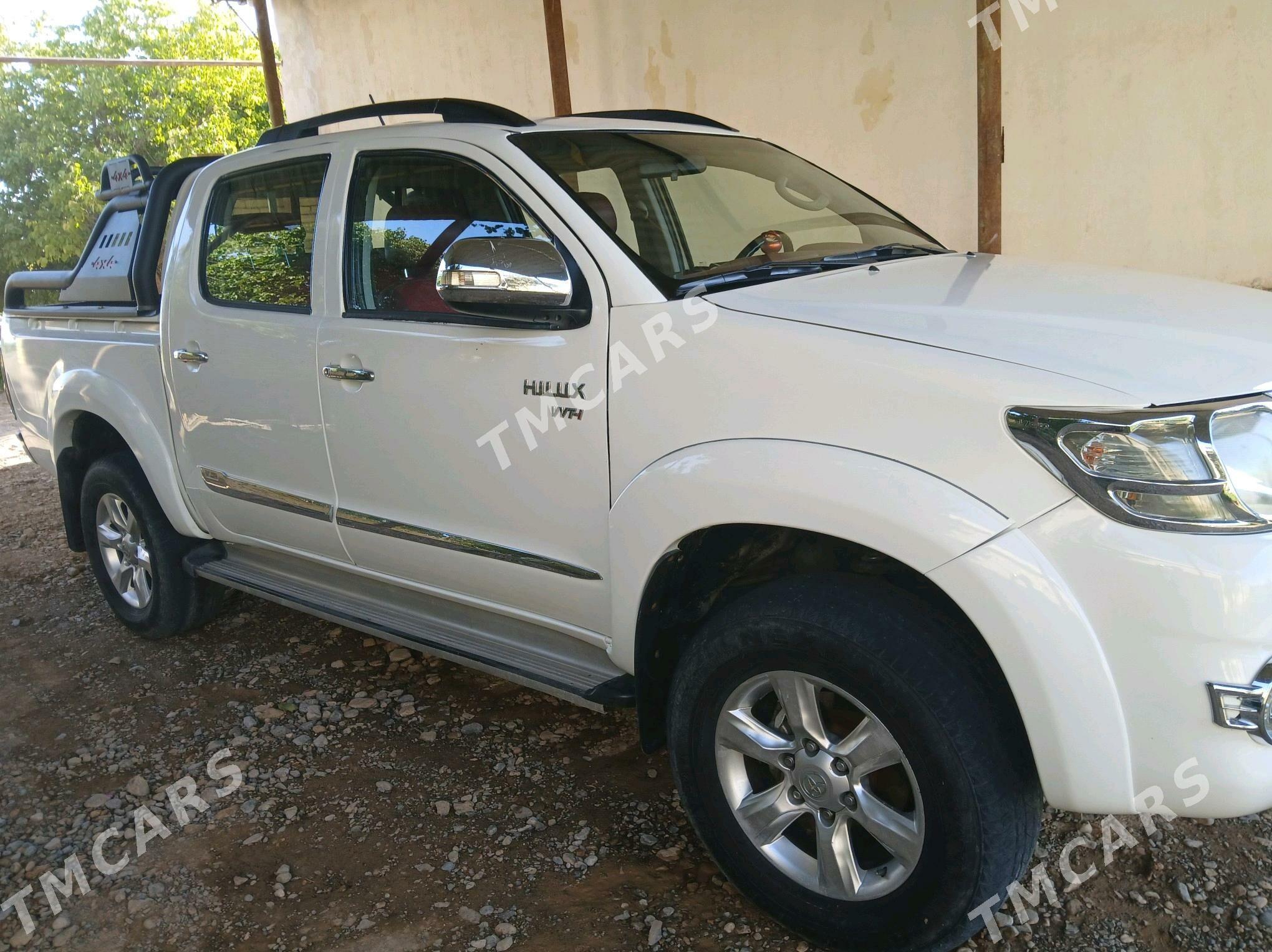 Toyota Hilux 2013 - 330 000 TMT - Койтендаг - img 8