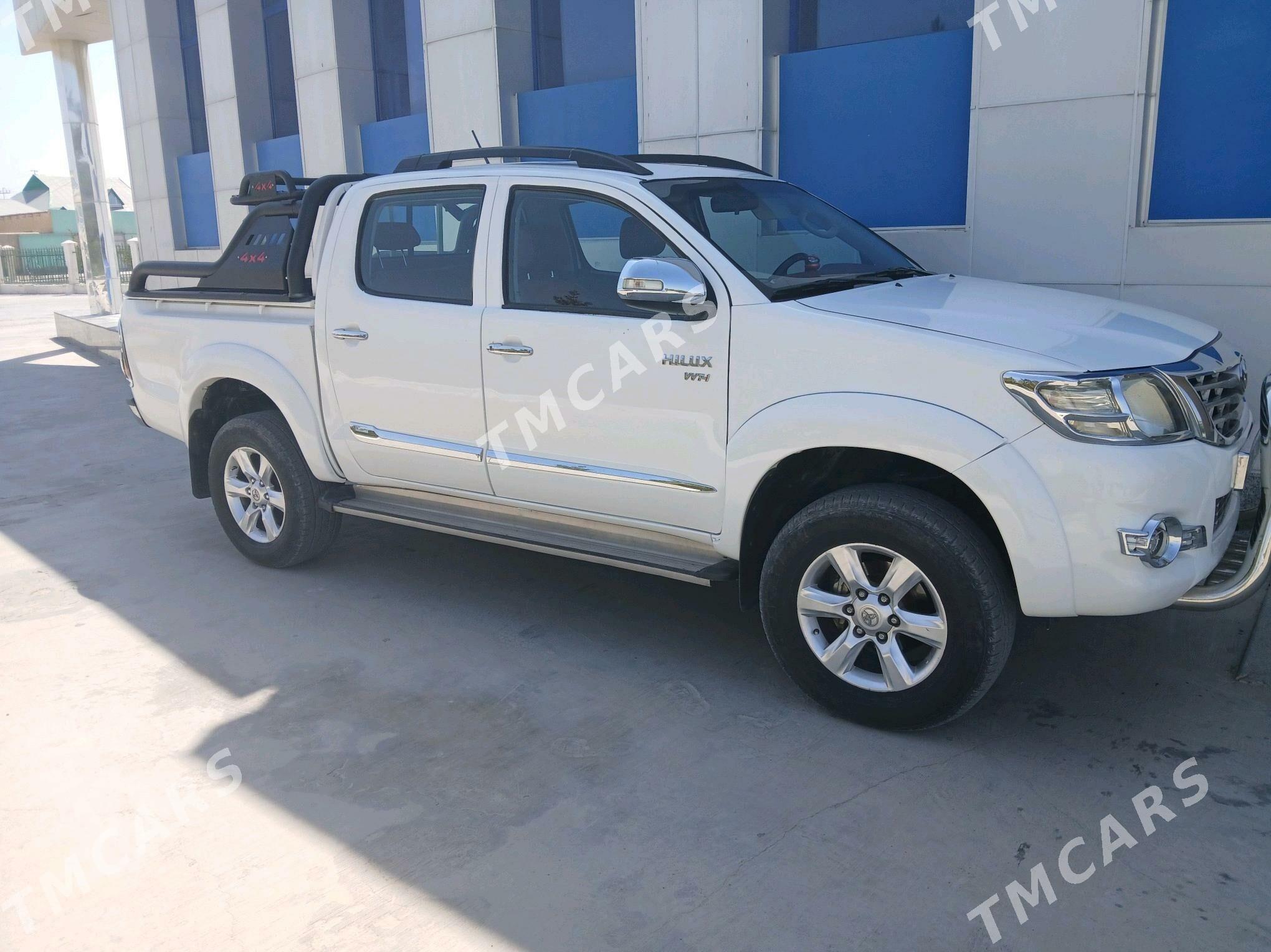 Toyota Hilux 2013 - 330 000 TMT - Койтендаг - img 10