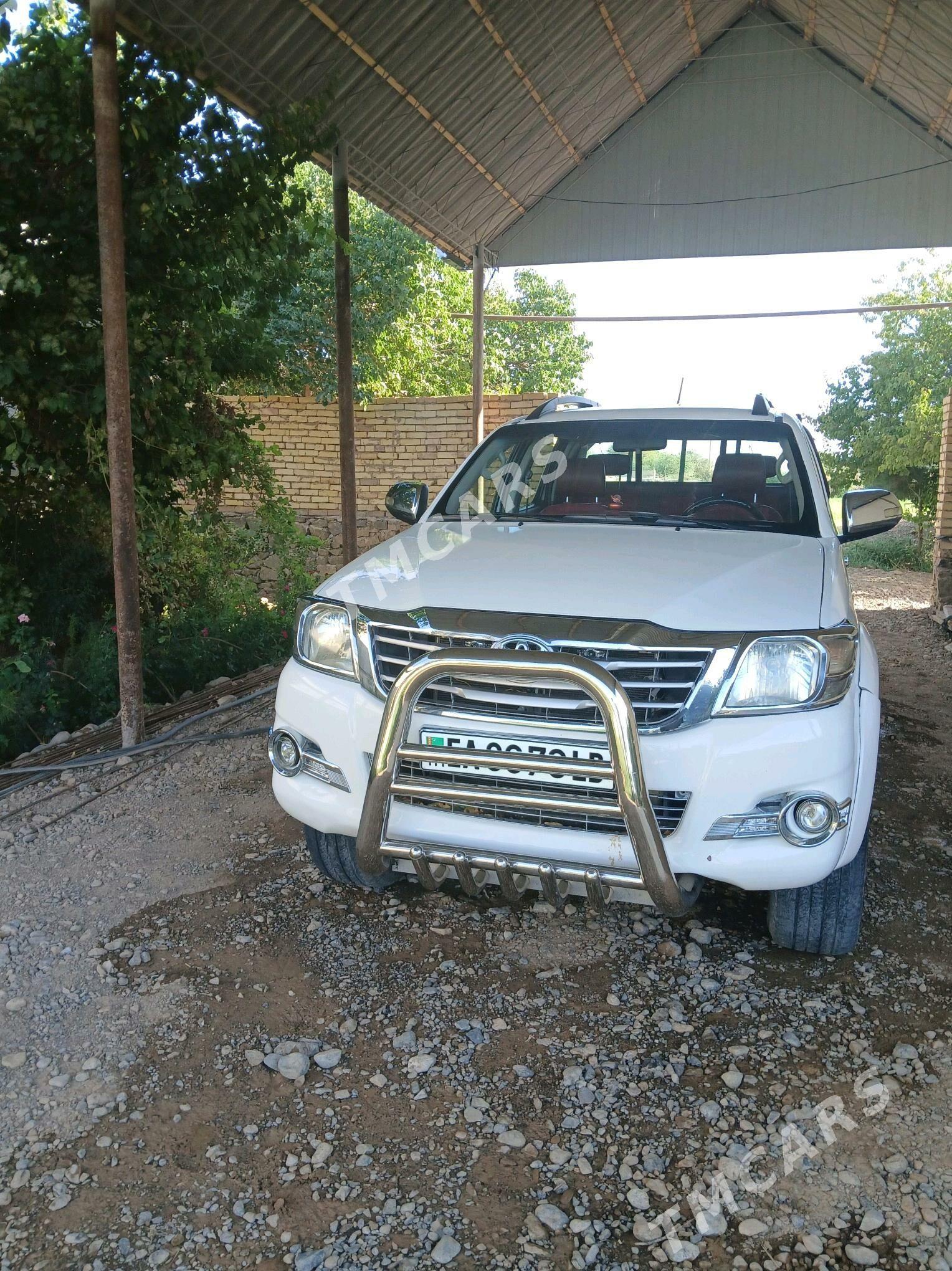 Toyota Hilux 2013 - 330 000 TMT - Койтендаг - img 6