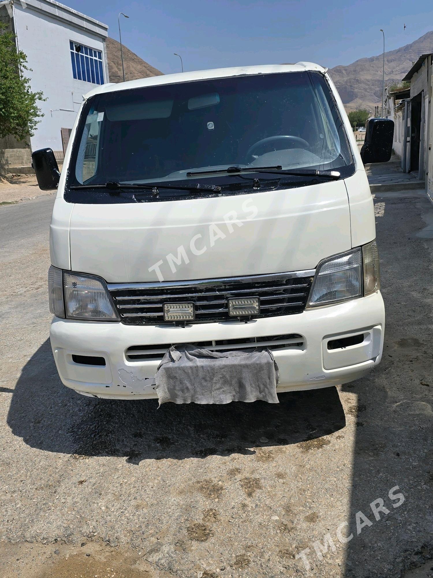 Nissan Urvan 2002 - 90 000 TMT - Balkanabat - img 2