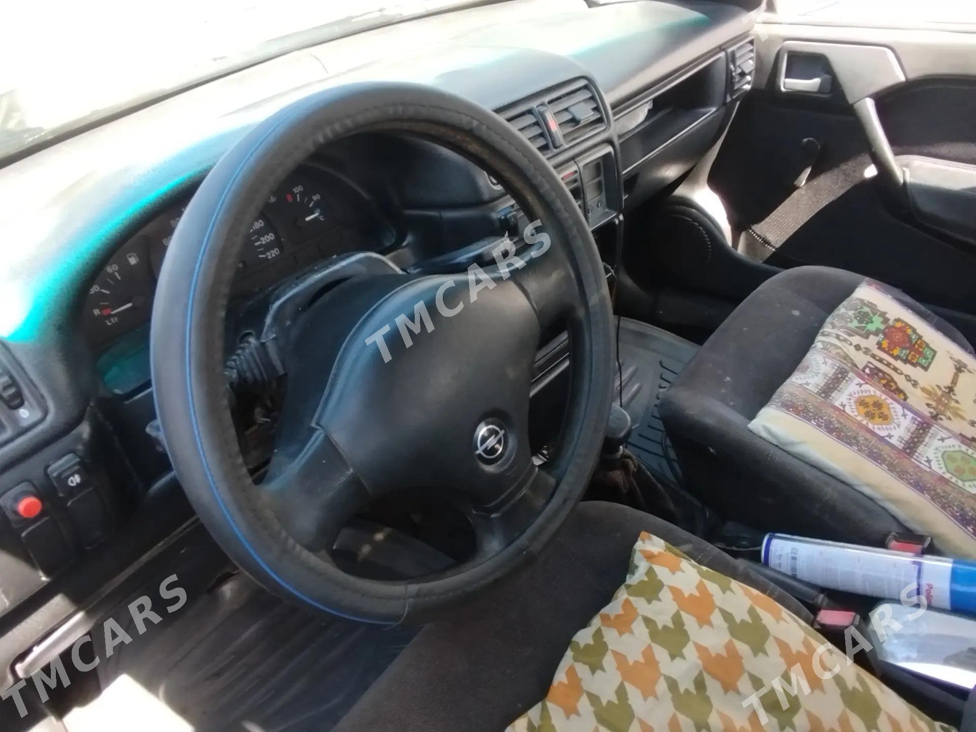 Opel Vectra 1989 - 24 000 TMT - Baýramaly - img 4