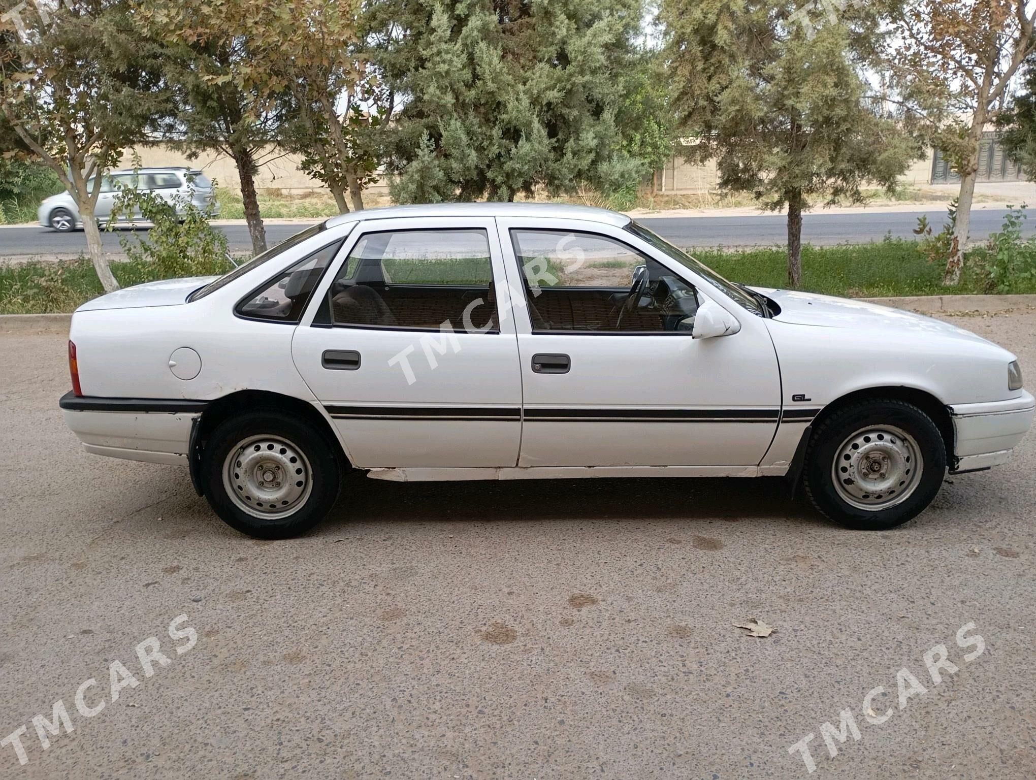 Opel Vectra 1990 - 25 000 TMT - Мары - img 3