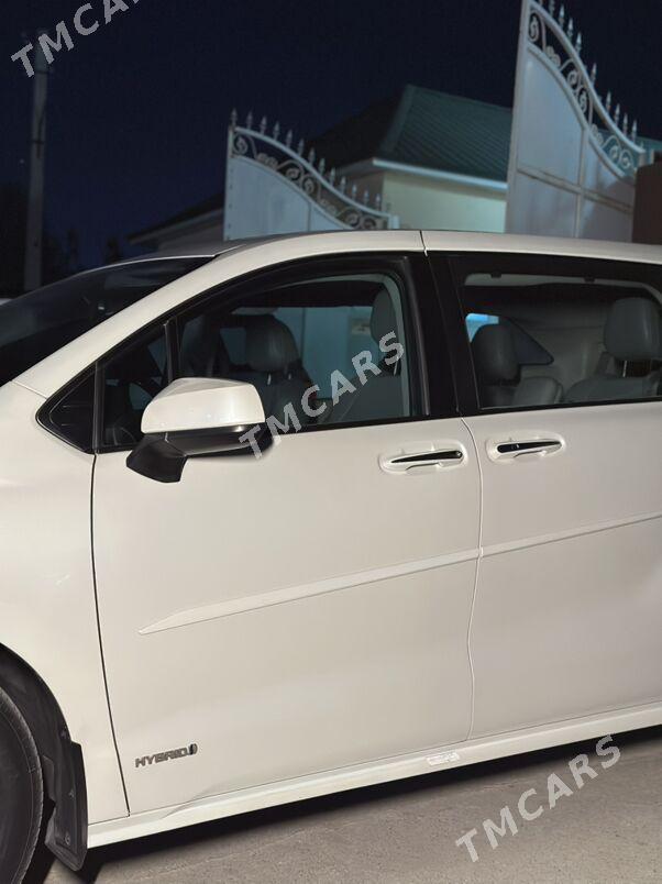 Toyota Sienna 2021 - 560 000 TMT - Aşgabat - img 3