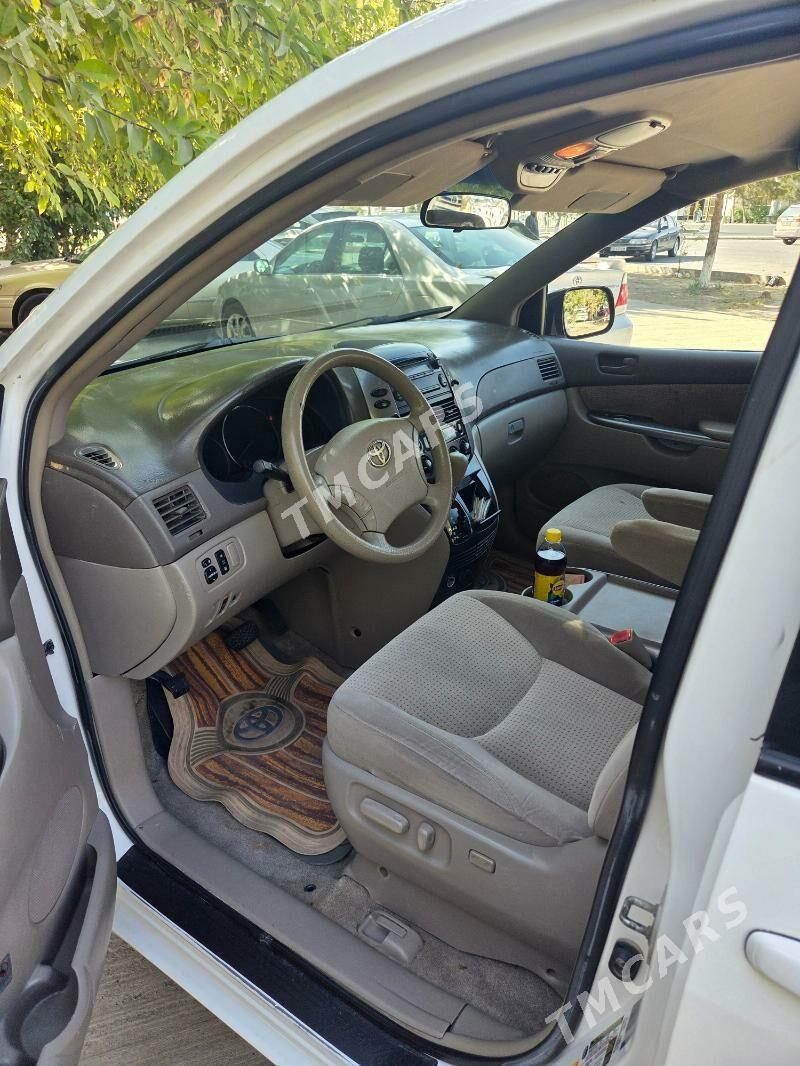 Toyota Sienna 2008 - 215 000 TMT - Мары - img 4