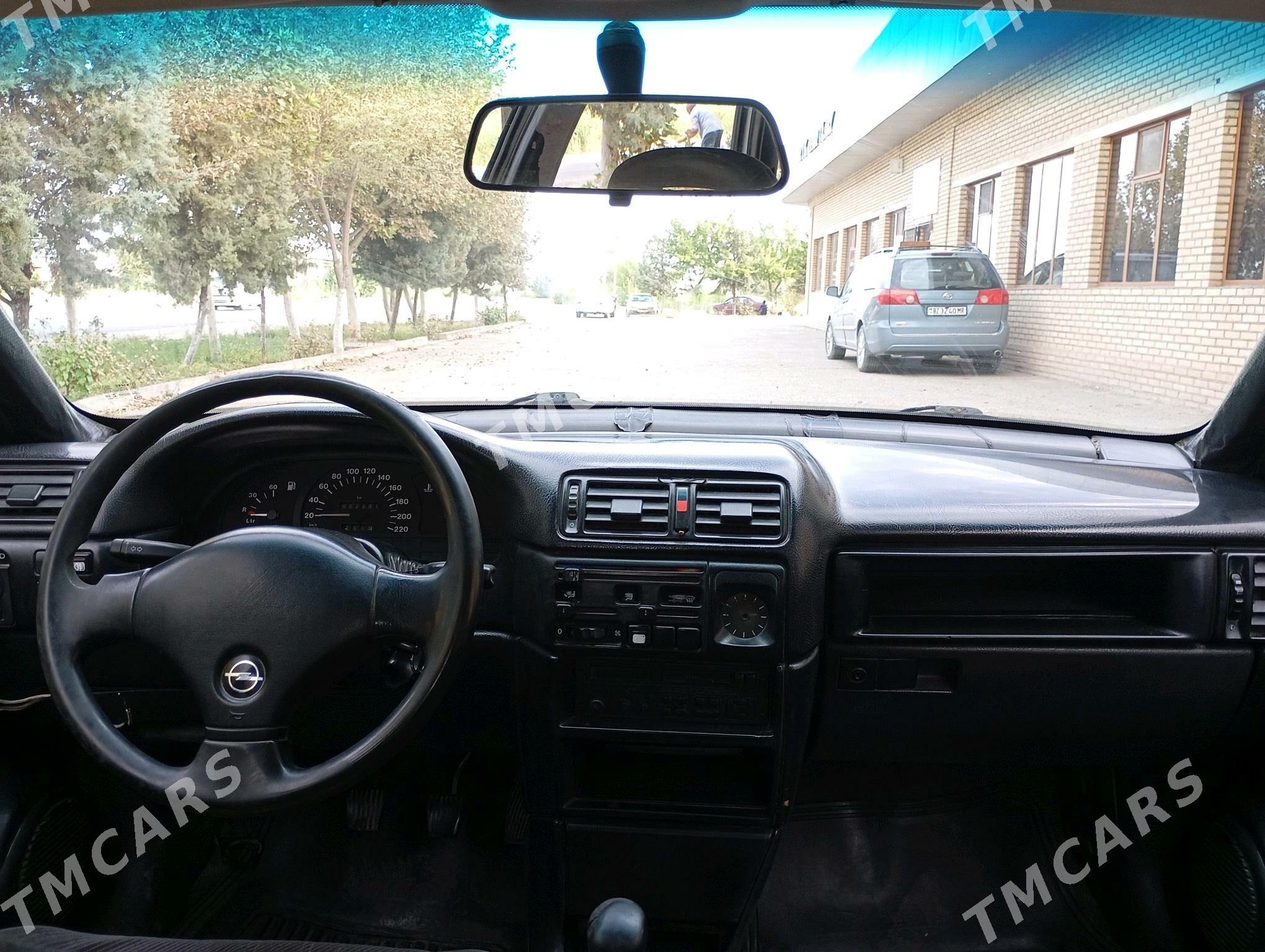 Opel Vectra 1990 - 25 000 TMT - Мары - img 9