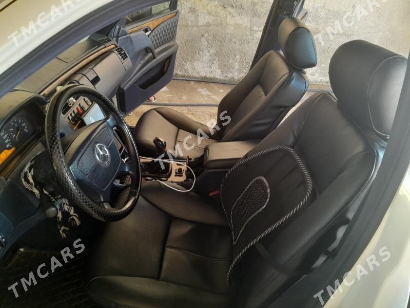 Mercedes-Benz C320 1998 - 65 000 TMT - Берекет - img 2