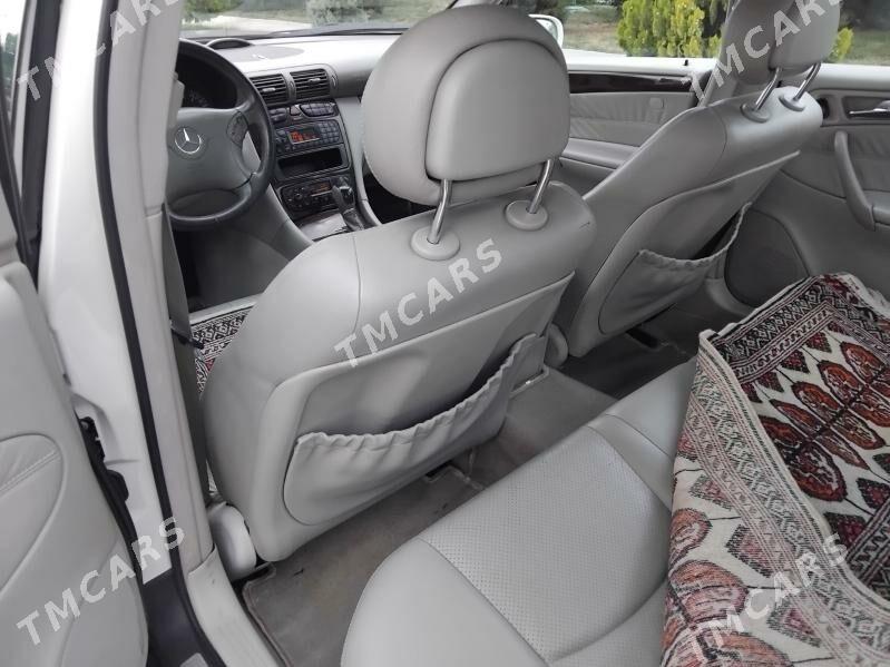 Mercedes-Benz C320 2001 - 120 000 TMT - Кëши - img 3