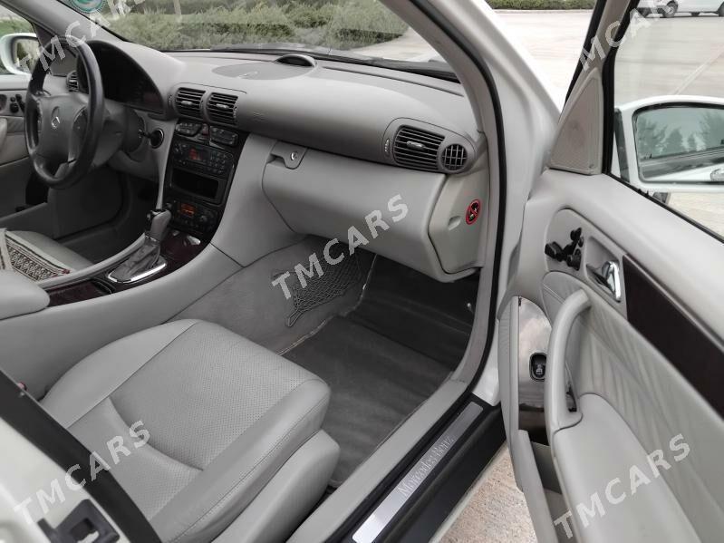 Mercedes-Benz C320 2001 - 120 000 TMT - Кëши - img 4