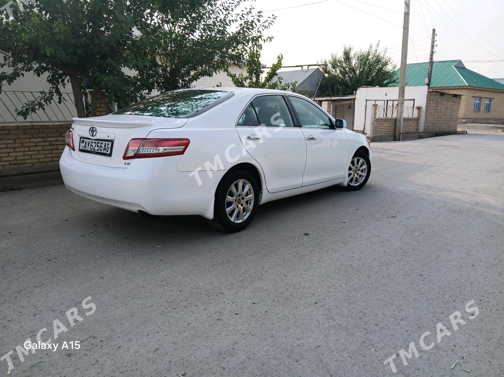 Toyota Camry 2010 - 170 000 TMT - "Altyn Asyr" Gündogar bazary (Jygyllyk) - img 2