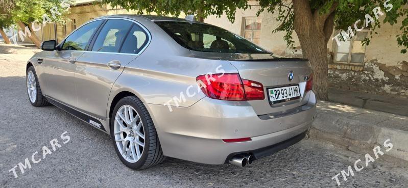 BMW F10 2011 - 280 000 TMT - Baýramaly - img 4