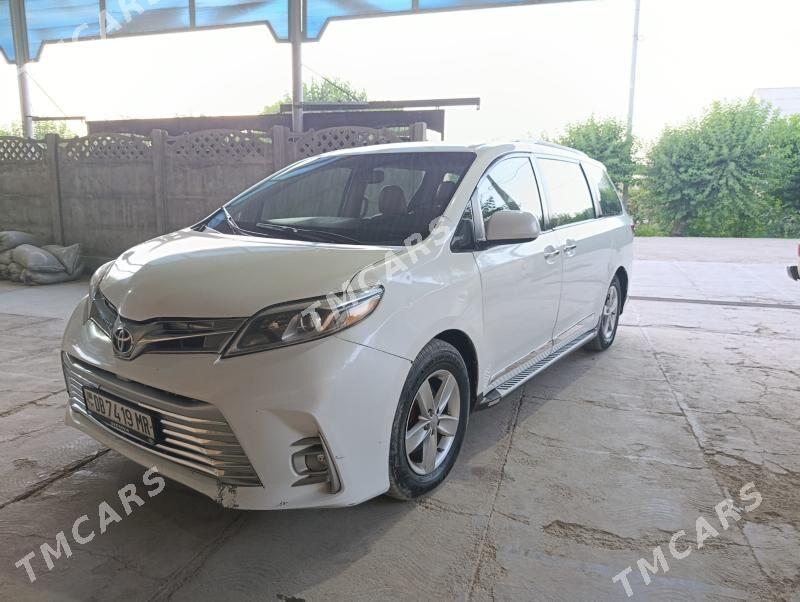 Toyota Sienna 2011 - 269 000 TMT - Туркменгала - img 2