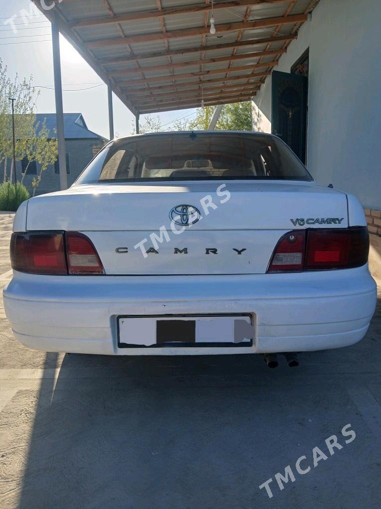Toyota Camry 1993 - 60 000 TMT - етр. Туркменбаши - img 2