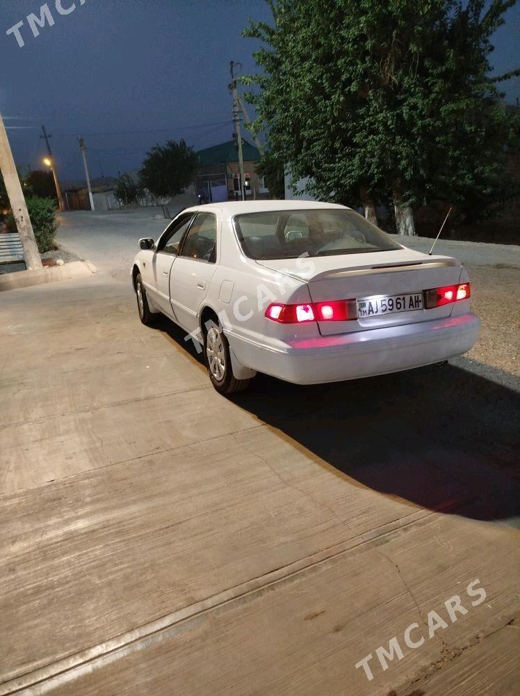 Toyota Camry 1999 - 112 000 TMT - Теджен - img 5