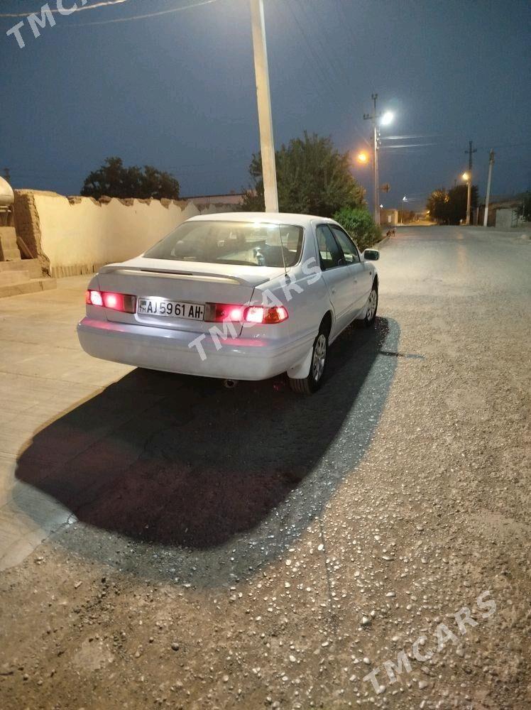 Toyota Camry 1999 - 112 000 TMT - Теджен - img 6