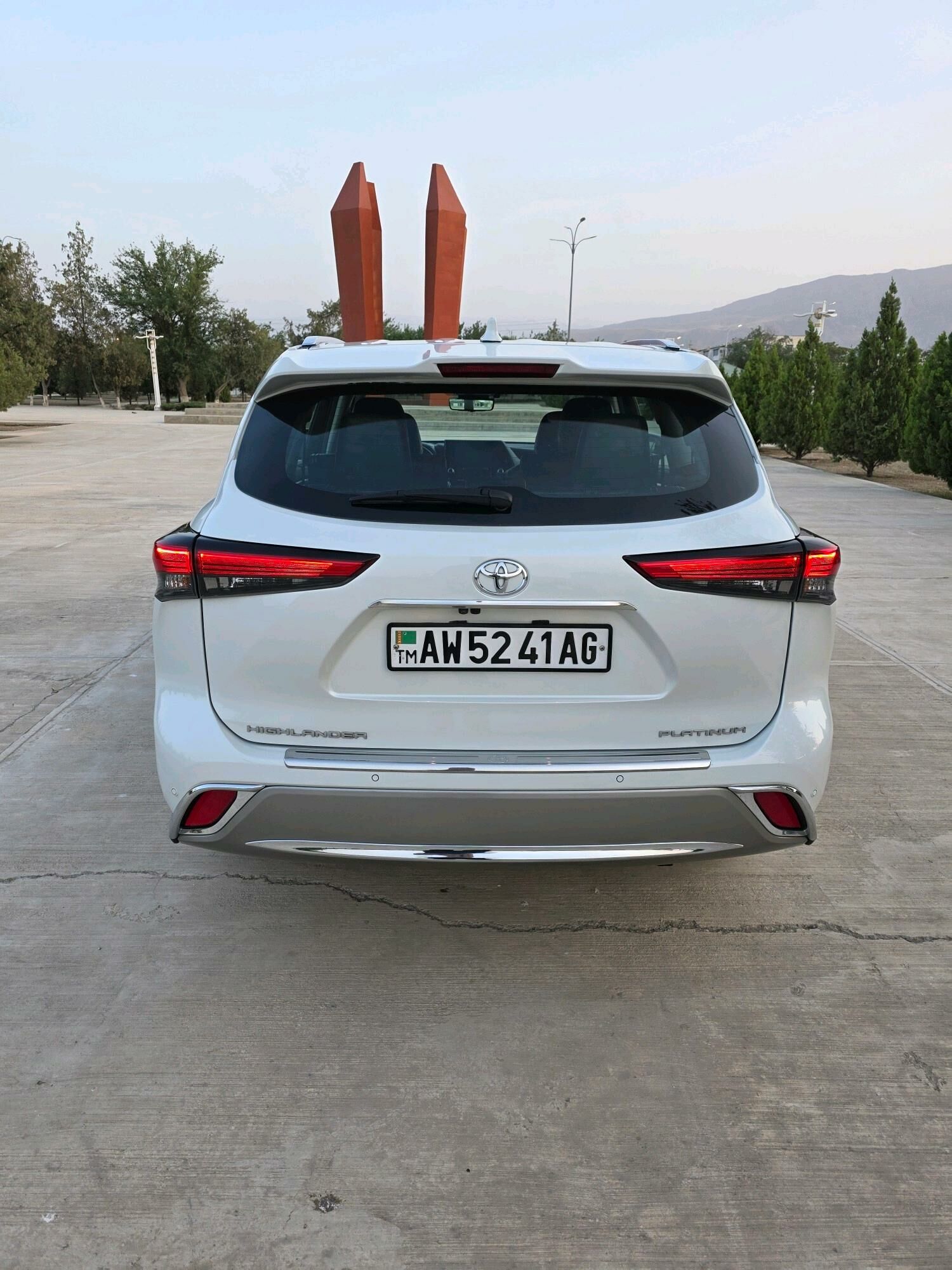 Toyota Highlander 2021 - 635 000 TMT - Büzmeýin GRES - img 2