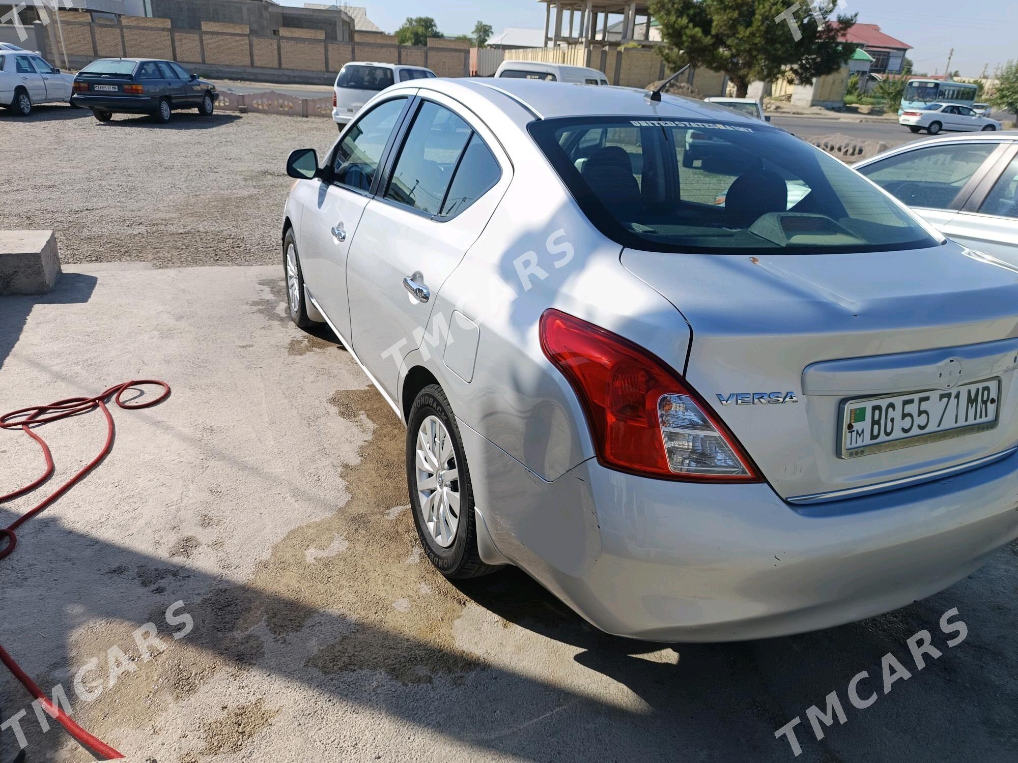Nissan Versa 2012 - 100 000 TMT - Mary - img 2