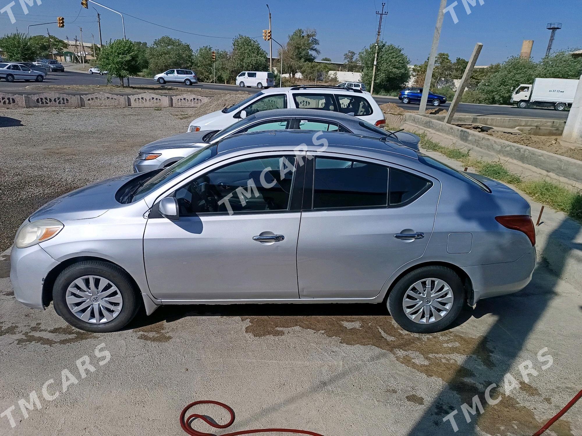 Nissan Versa 2012 - 100 000 TMT - Mary - img 8