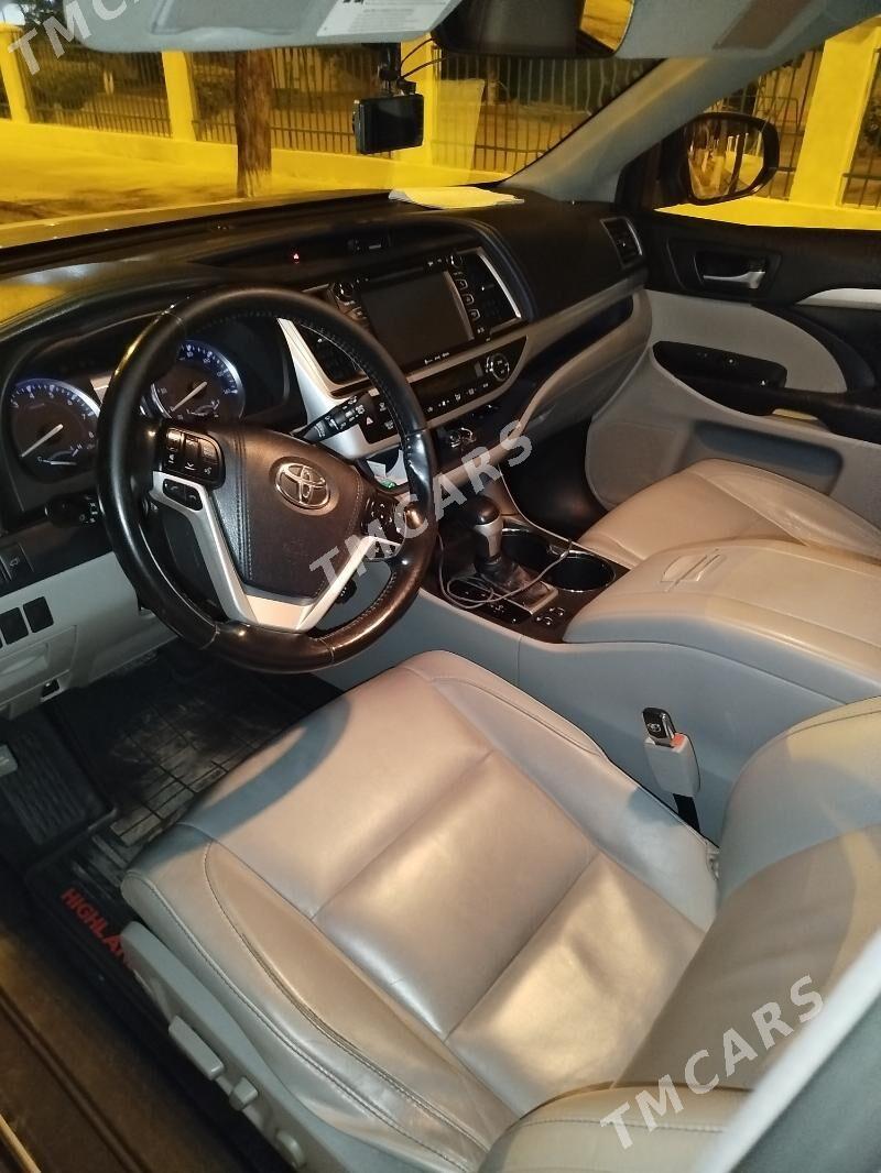 Toyota Highlander 2018 - 465 000 TMT - Мары - img 3