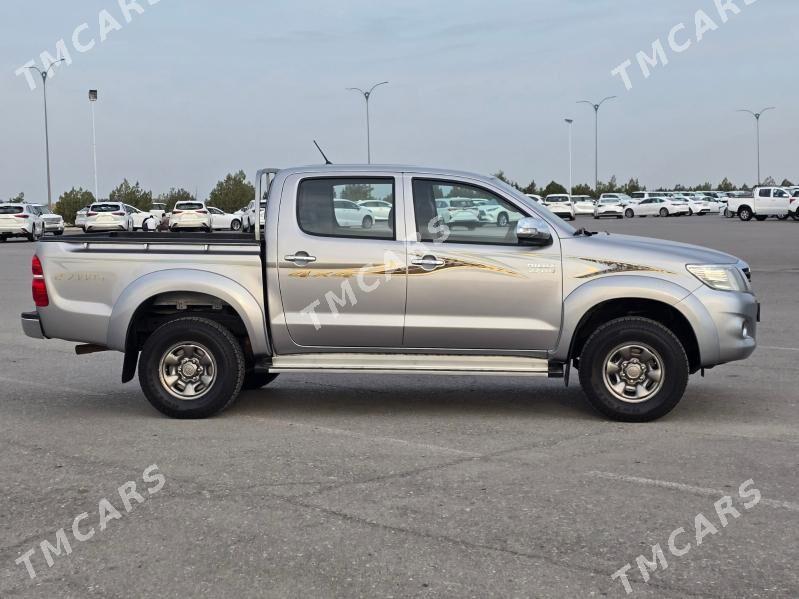 Toyota Hilux 2015 - 440 000 TMT - "Altyn Asyr" Gündogar bazary (Jygyllyk) - img 2