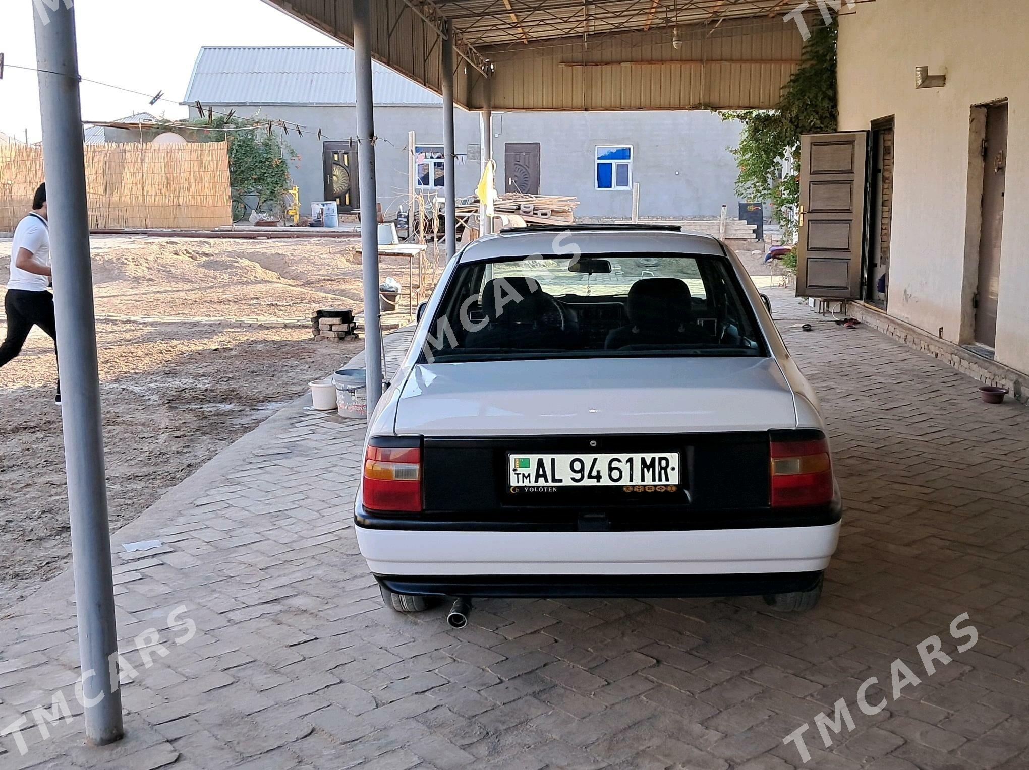 Opel Vectra 1991 - 35 000 TMT - Ёлётен - img 3