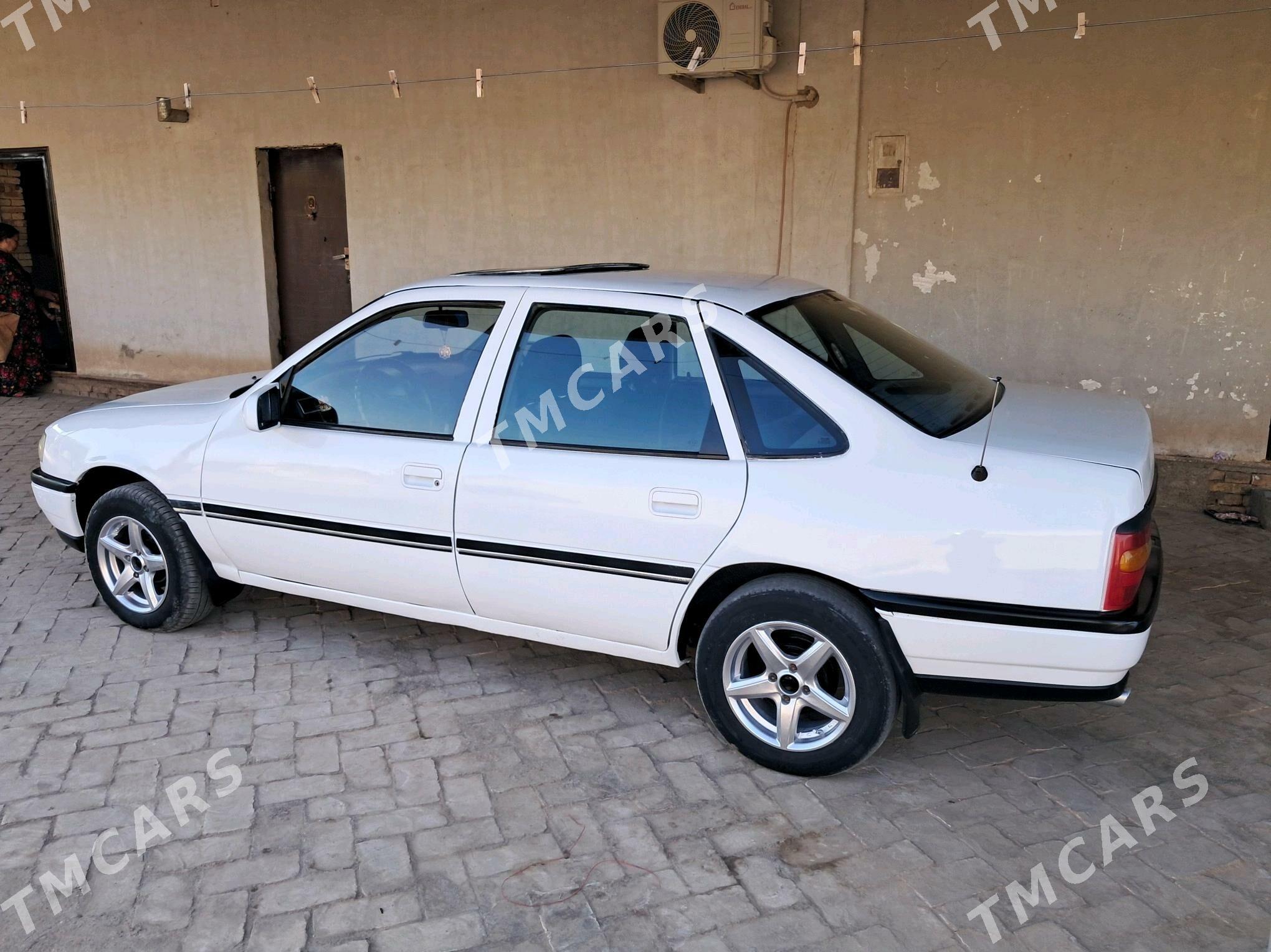 Opel Vectra 1991 - 35 000 TMT - Ёлётен - img 4