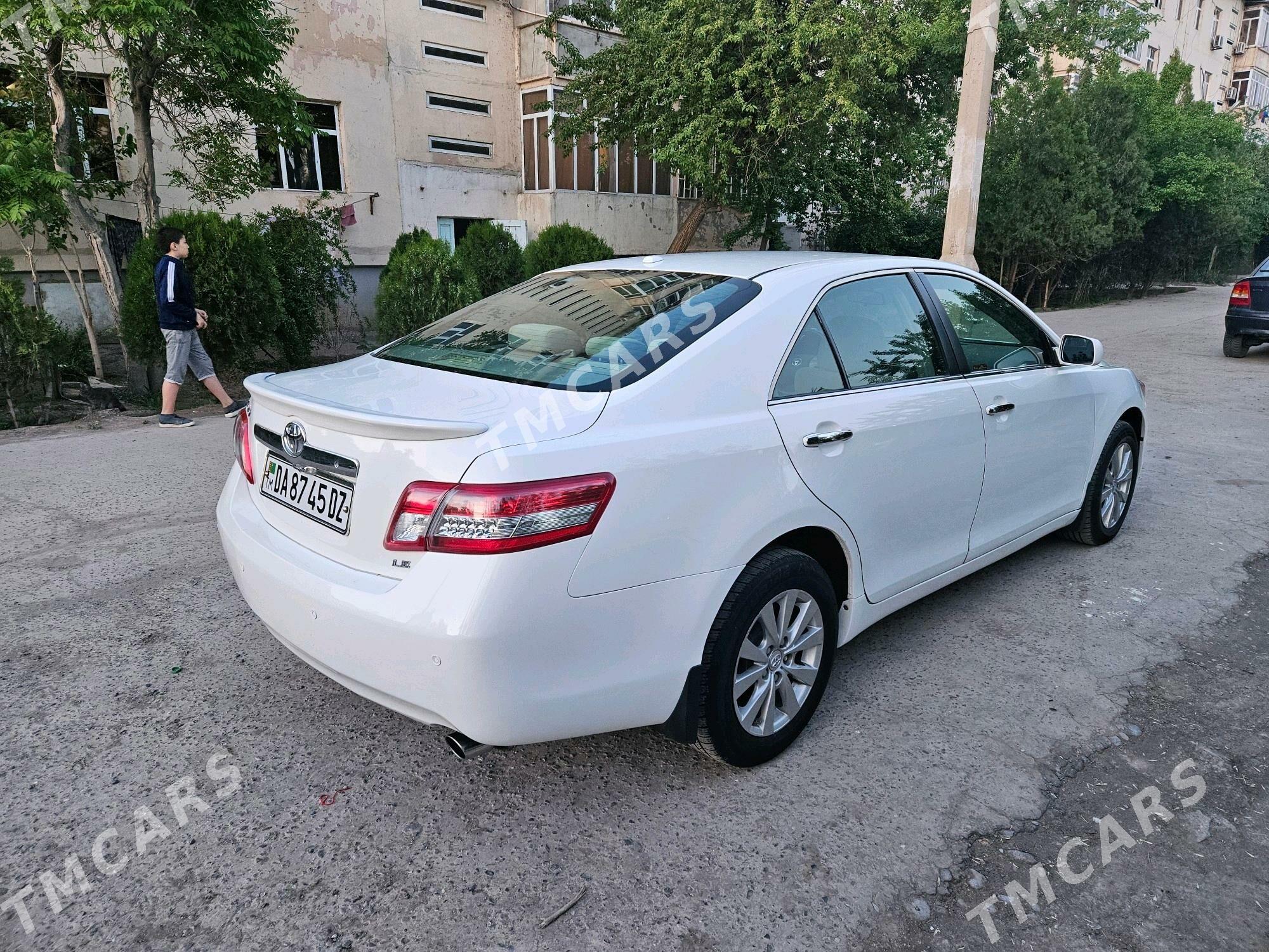 Toyota Camry 2011 - 190 000 TMT - Дашогуз - img 4