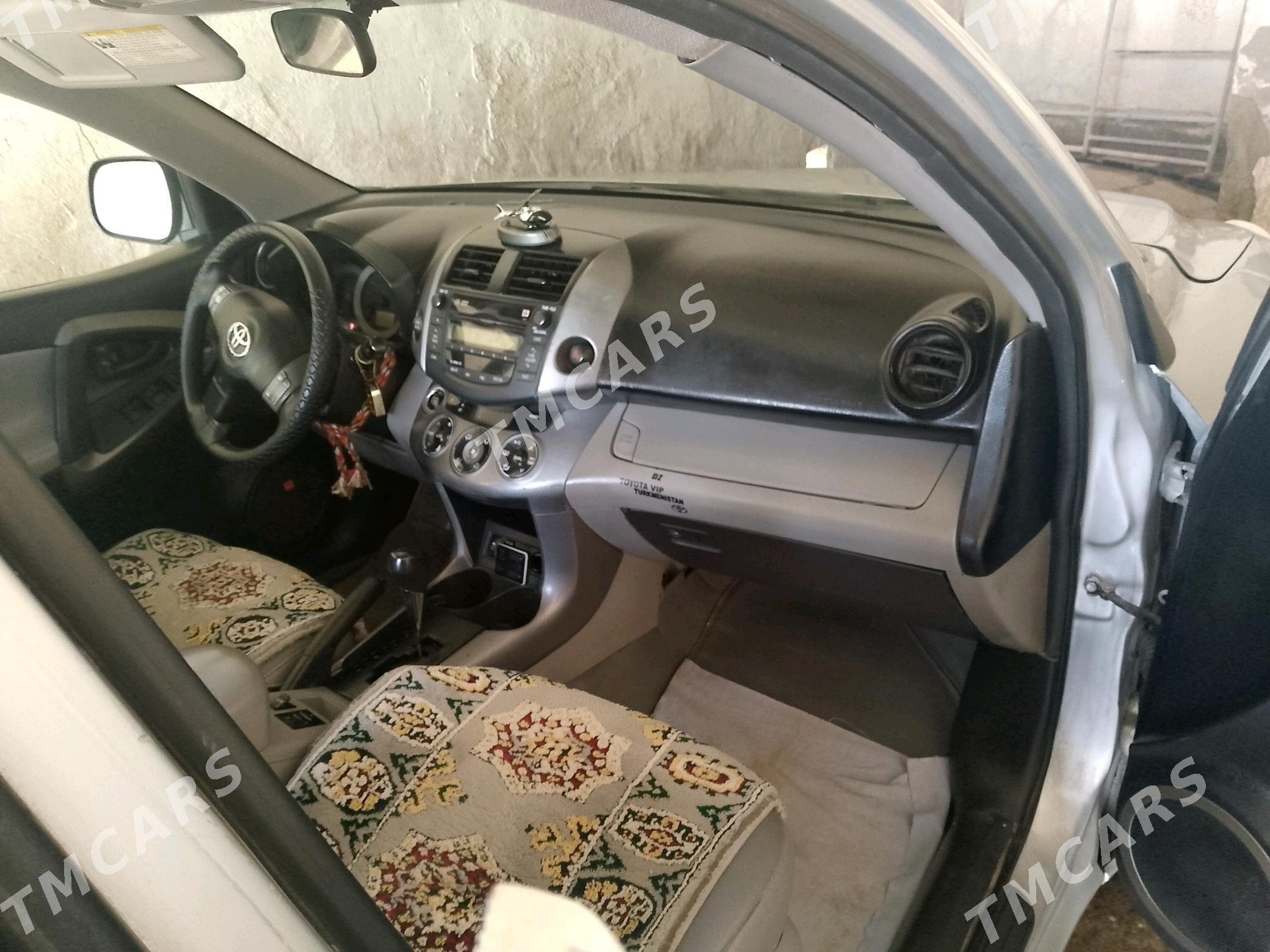 Toyota RAV4 2009 - 180 000 TMT - Акдепе - img 3
