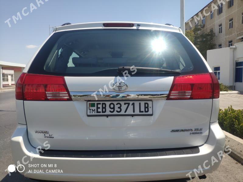Toyota Sienna 2004 - 265 000 TMT - Туркменабат - img 3