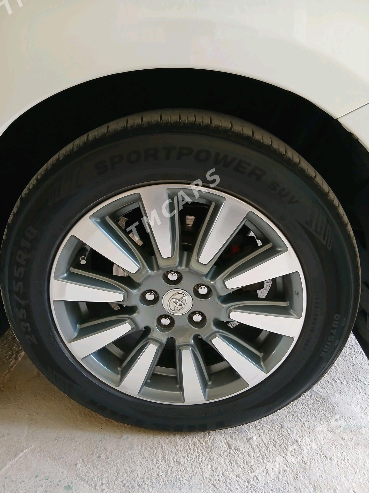 Toyota Sienna 2019 - 470 000 TMT - Кака - img 4
