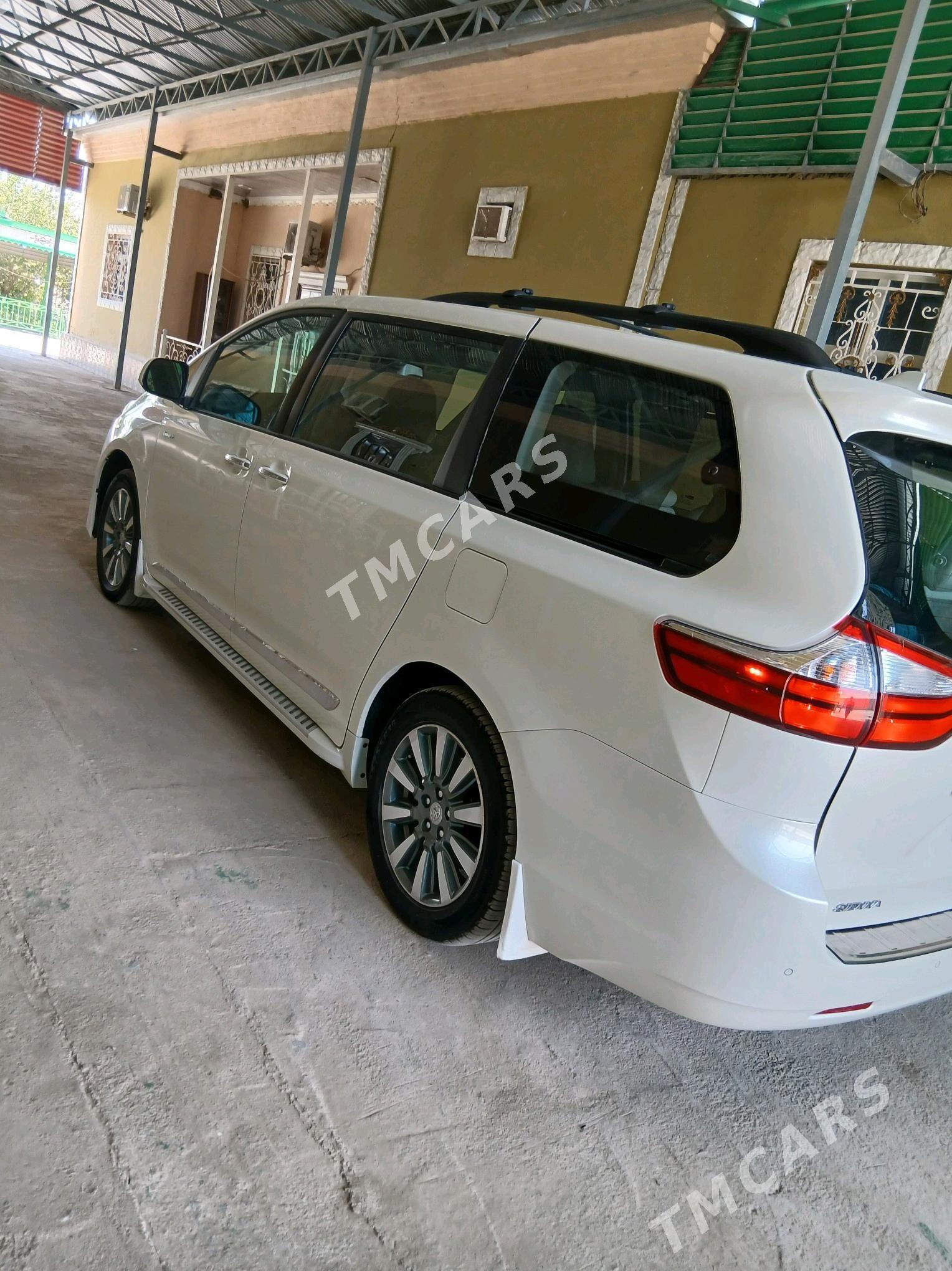 Toyota Sienna 2019 - 470 000 TMT - Кака - img 10