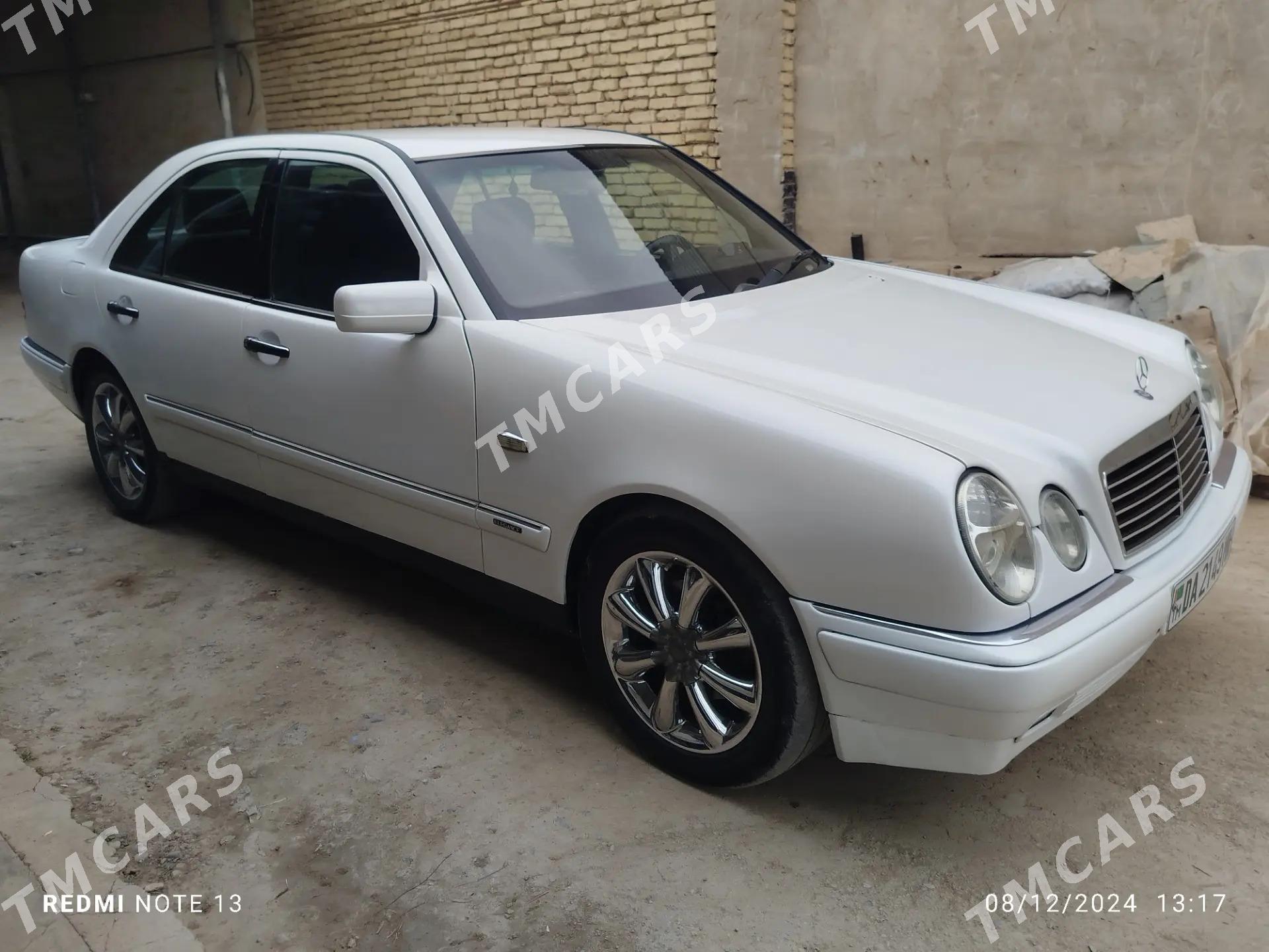 Mercedes-Benz E320 1998 - 64 000 TMT - Mary - img 2
