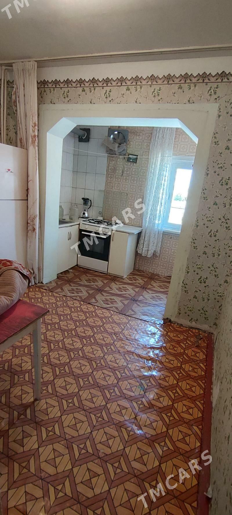 Agahanjaeva köçe 3 etaj 2kom - Мары - img 2