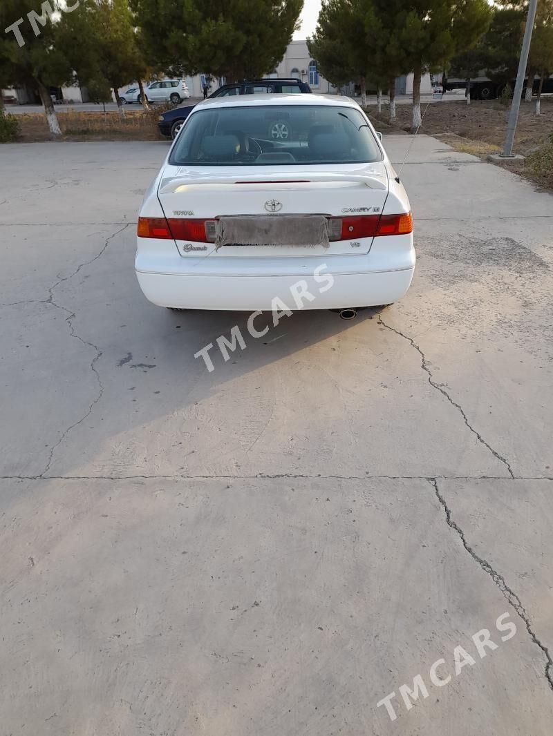 Toyota Camry 2000 - 136 000 TMT - Saýat - img 6