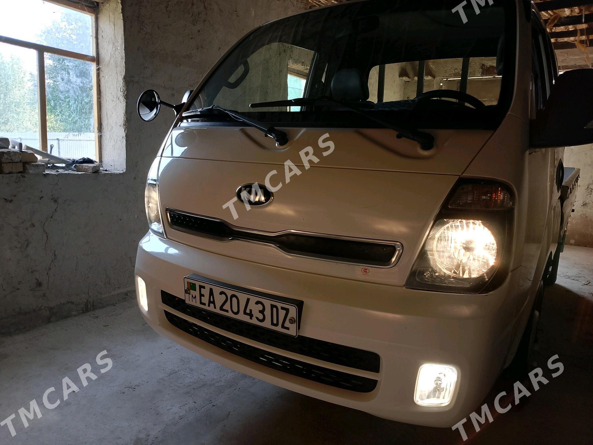 Kia Bongo 2018 - 260 000 TMT - Кёнеургенч - img 9